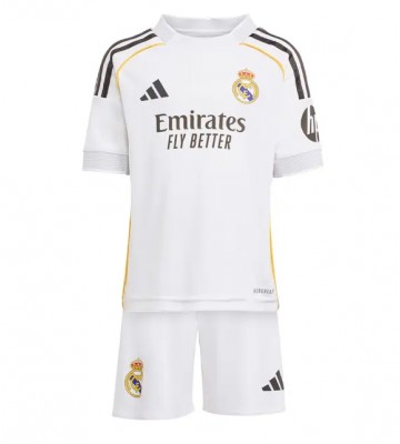 Real Madrid Eduardo Camavinga #6 Hjemmebanetrøje Børn 2025-26 Kortærmet (+ Korte bukser)